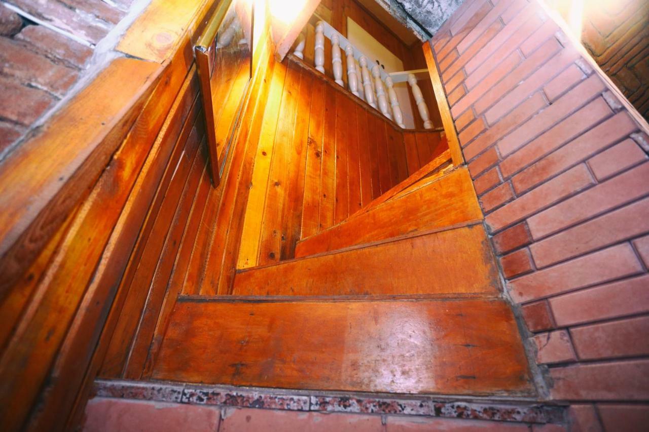 Apartment On Freedom Square Diuma Street Tbilisi Buitenkant foto
