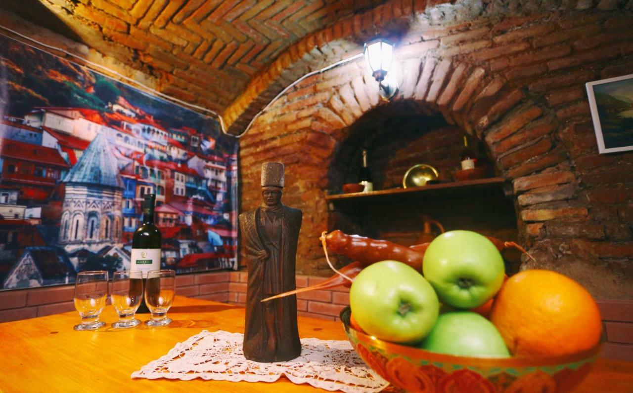 Apartment On Freedom Square Diuma Street Tbilisi Buitenkant foto